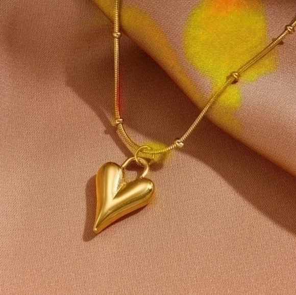 Jewelry - Gold Plated Chunky Heart Necklace